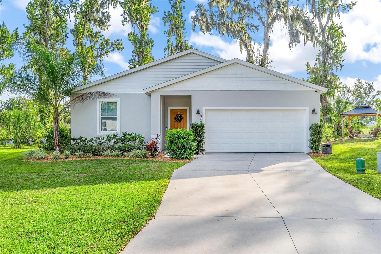 944 BELLE OAK DR