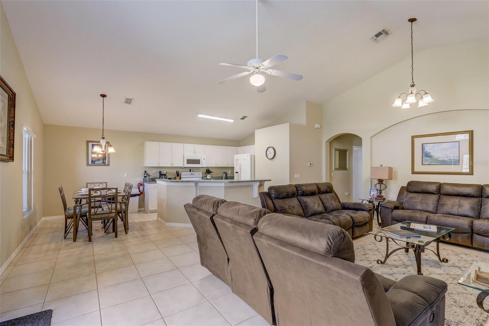523 Balmoral Dr Property Photo 6