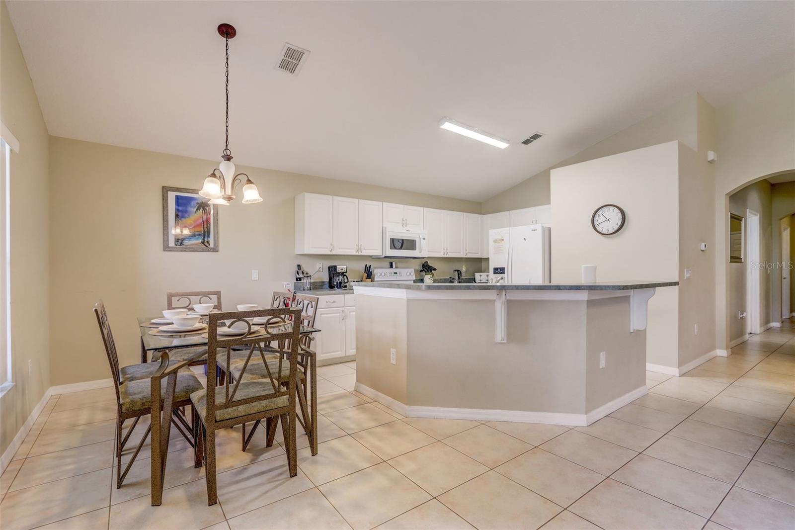 523 Balmoral Dr Property Photo 7