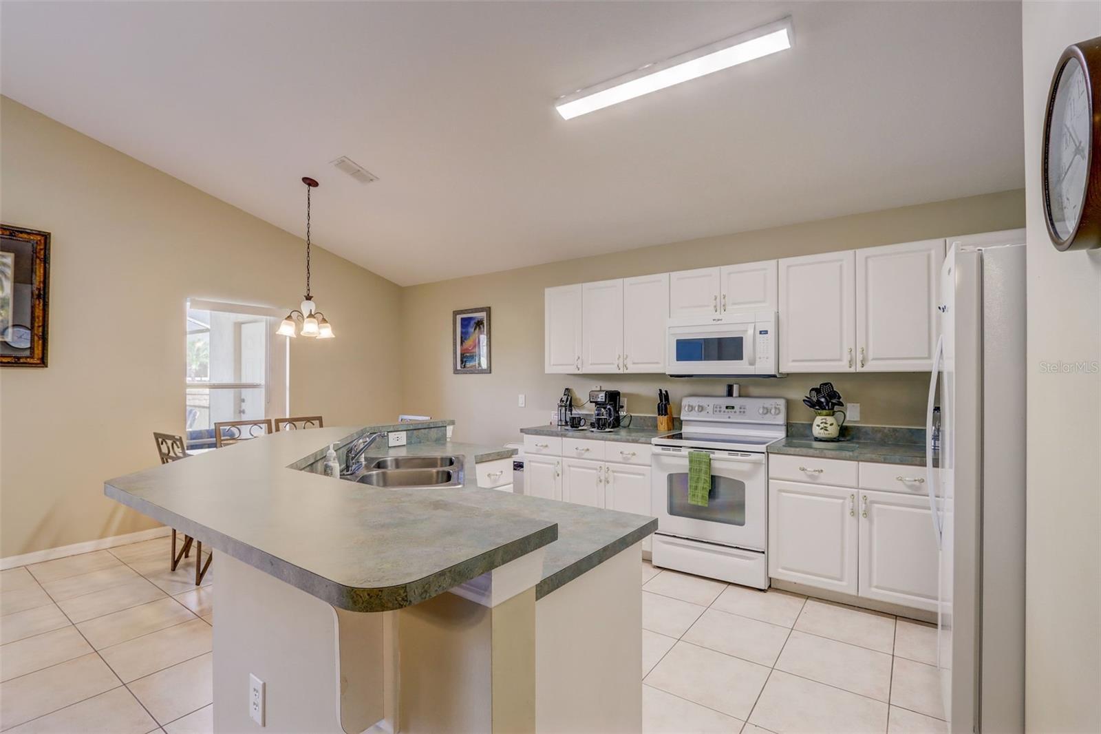 523 Balmoral Dr Property Photo 9