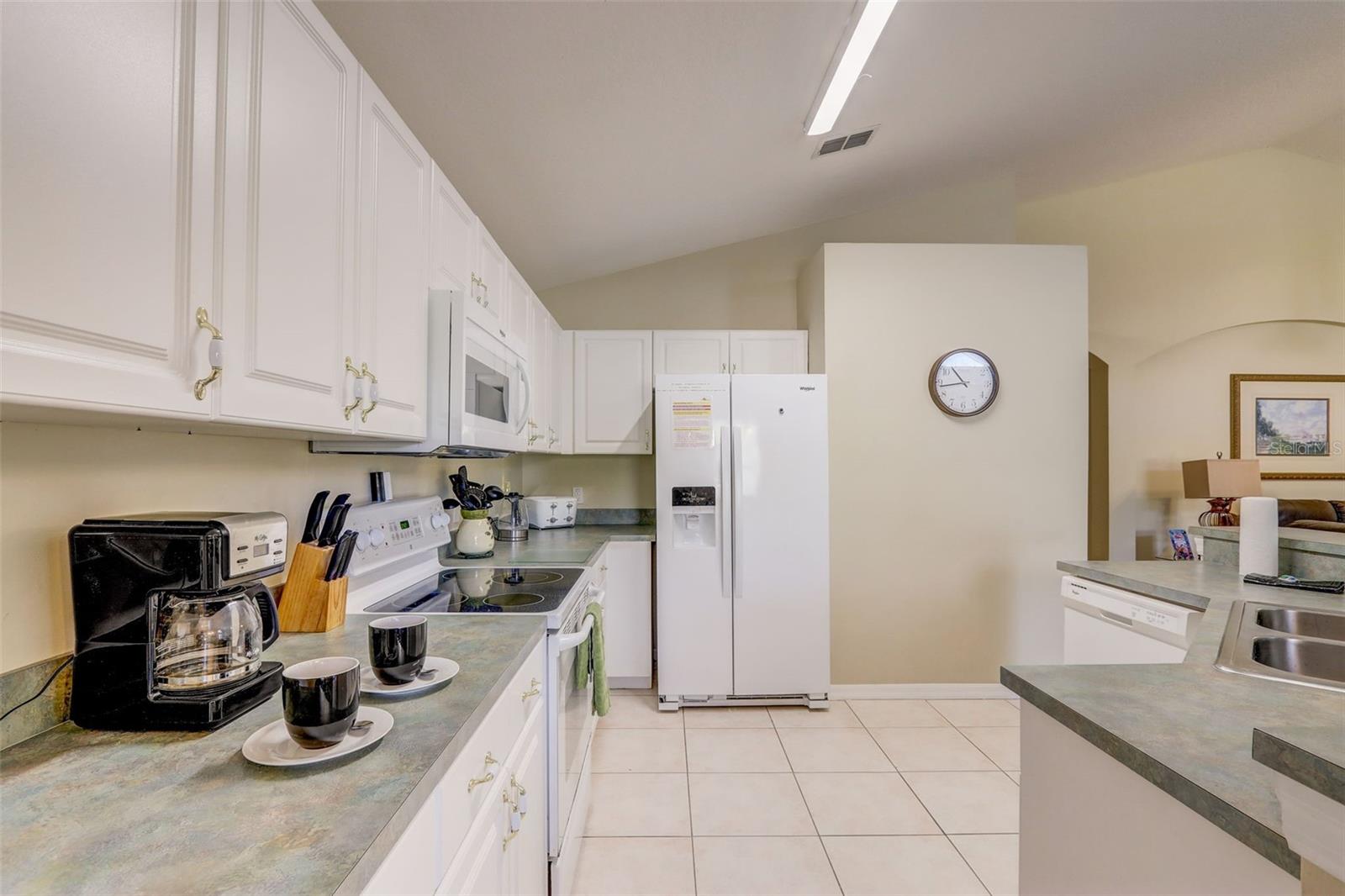 523 Balmoral Dr Property Photo 10
