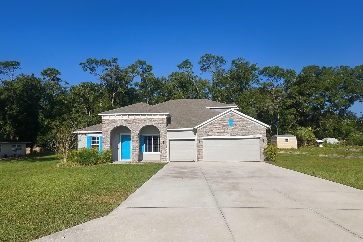 26047 Exmoor Dr Property Photo 1