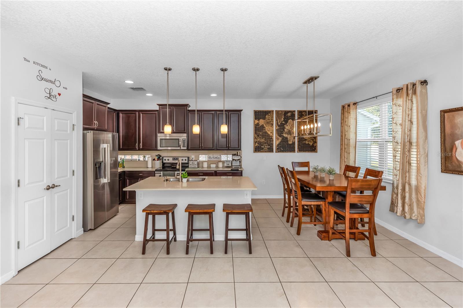 3301 Bethpage Loop Property Photo 5