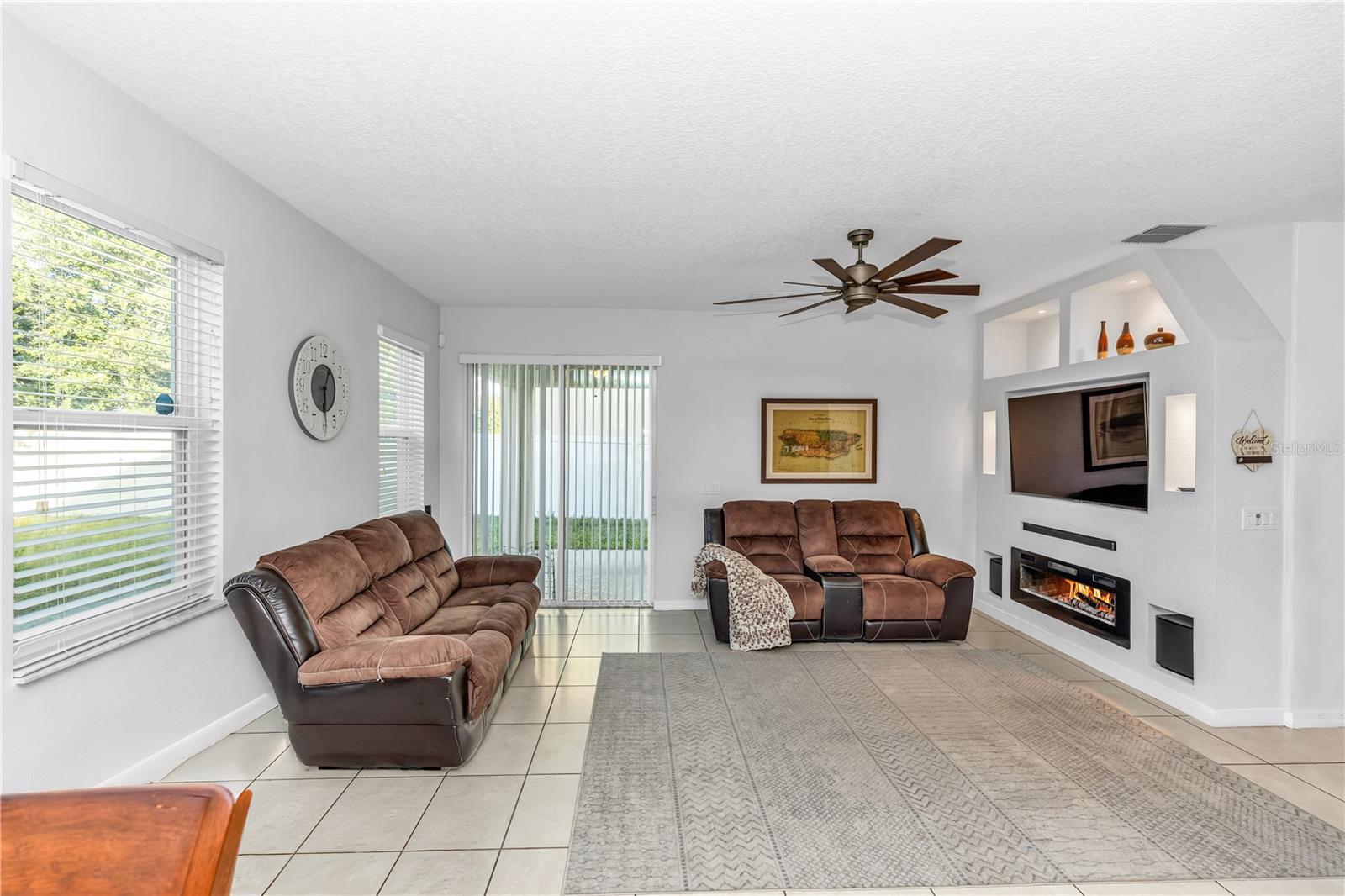 3301 Bethpage Loop Property Photo 6