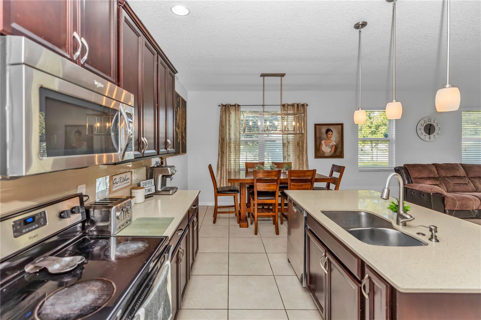 3301 Bethpage Loop Property Photo 8
