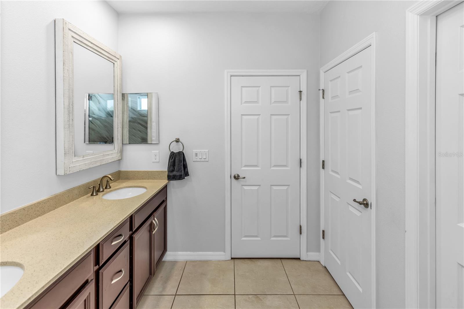 3301 Bethpage Loop Property Photo 27