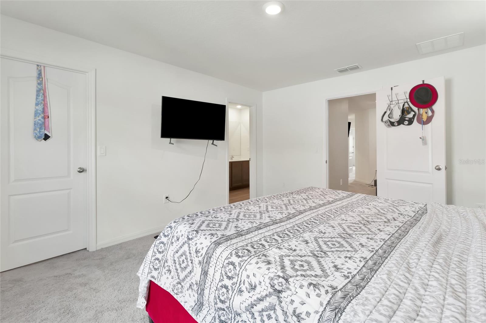 1691 Wynford Cir Property Photo 8