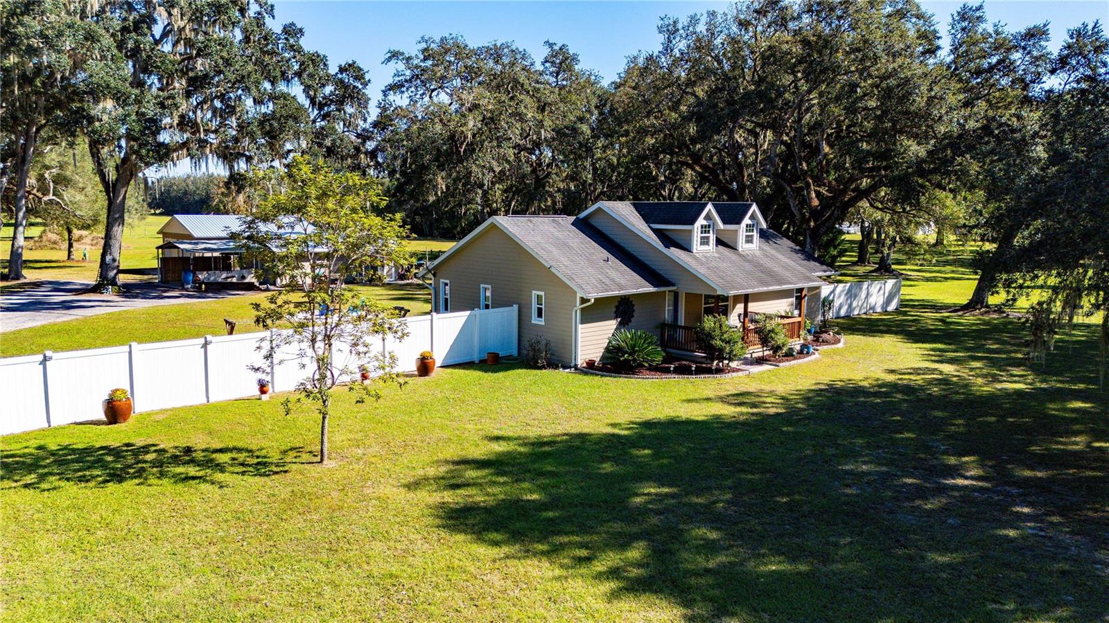 7037 Cr 625 Property Photo 1