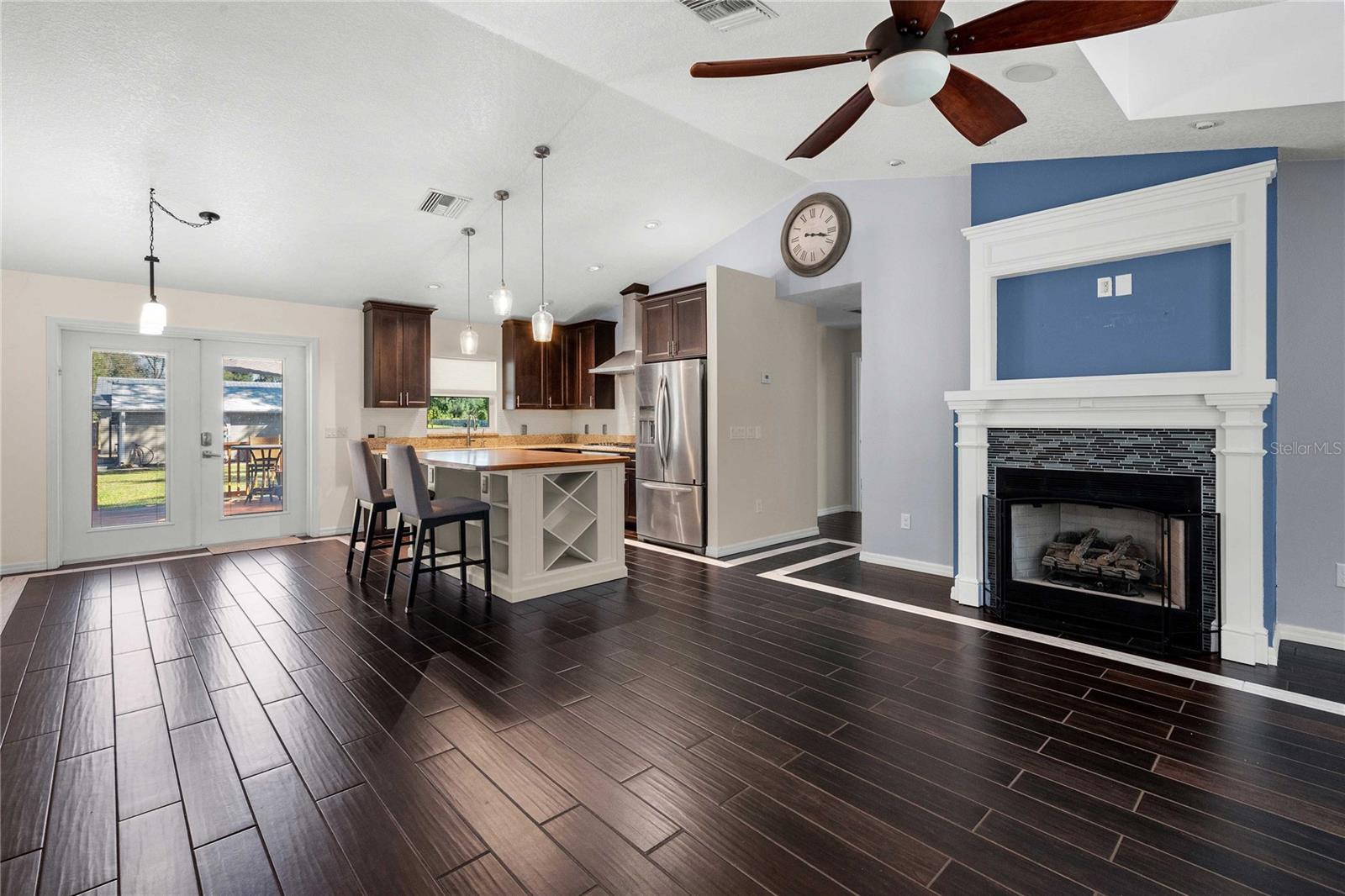 7037 Cr 625 Property Photo 3