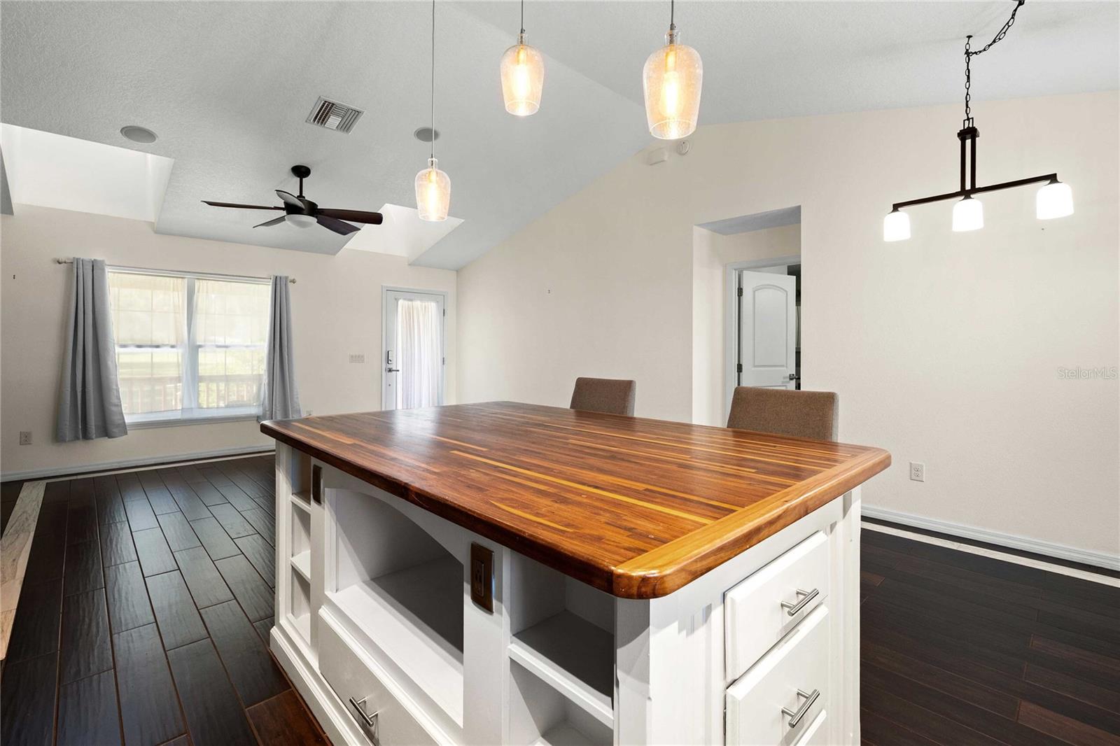 7037 Cr 625 Property Photo 21