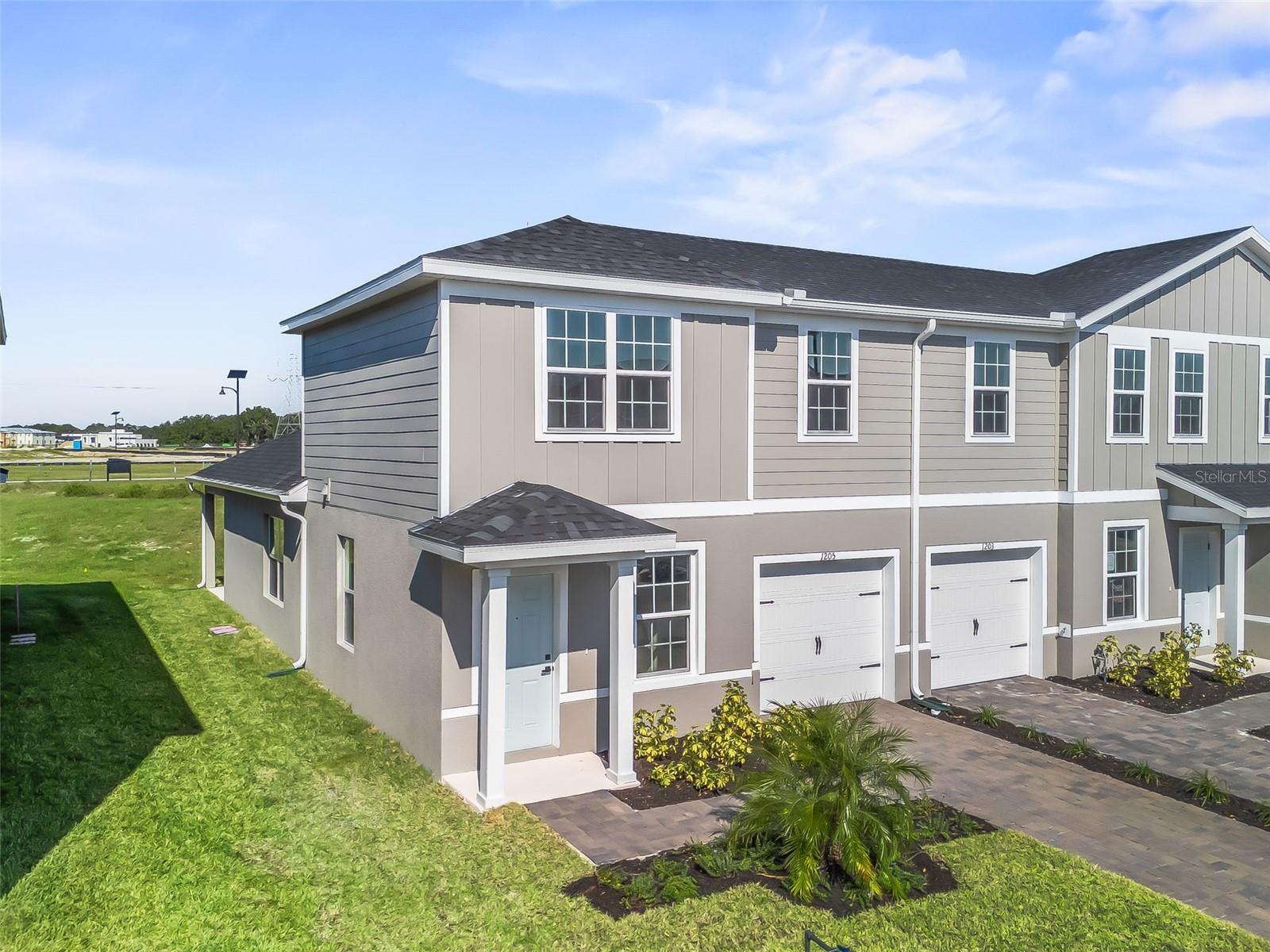 1205 Port Blue Way Property Photo 2