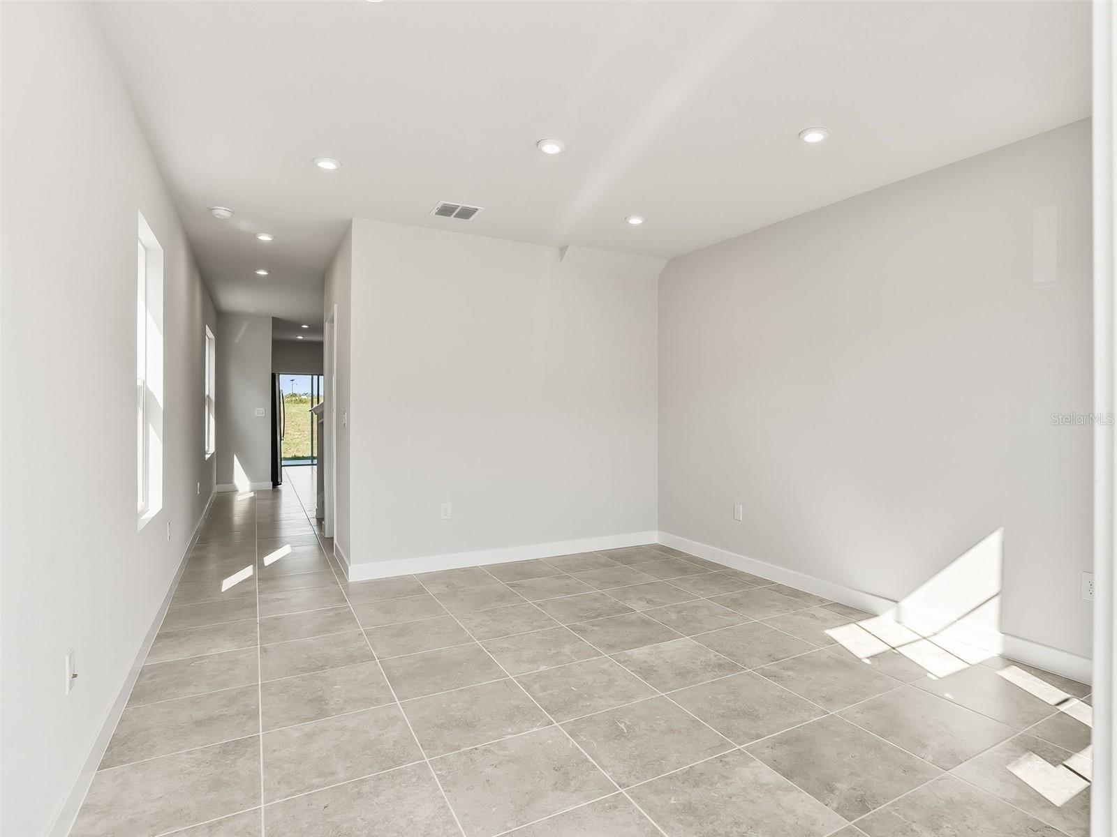1205 Port Blue Way Property Photo 6