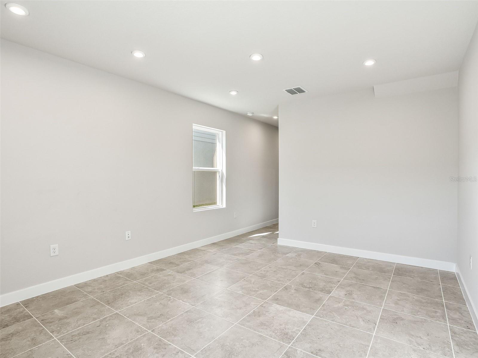 1205 Port Blue Way Property Photo 9