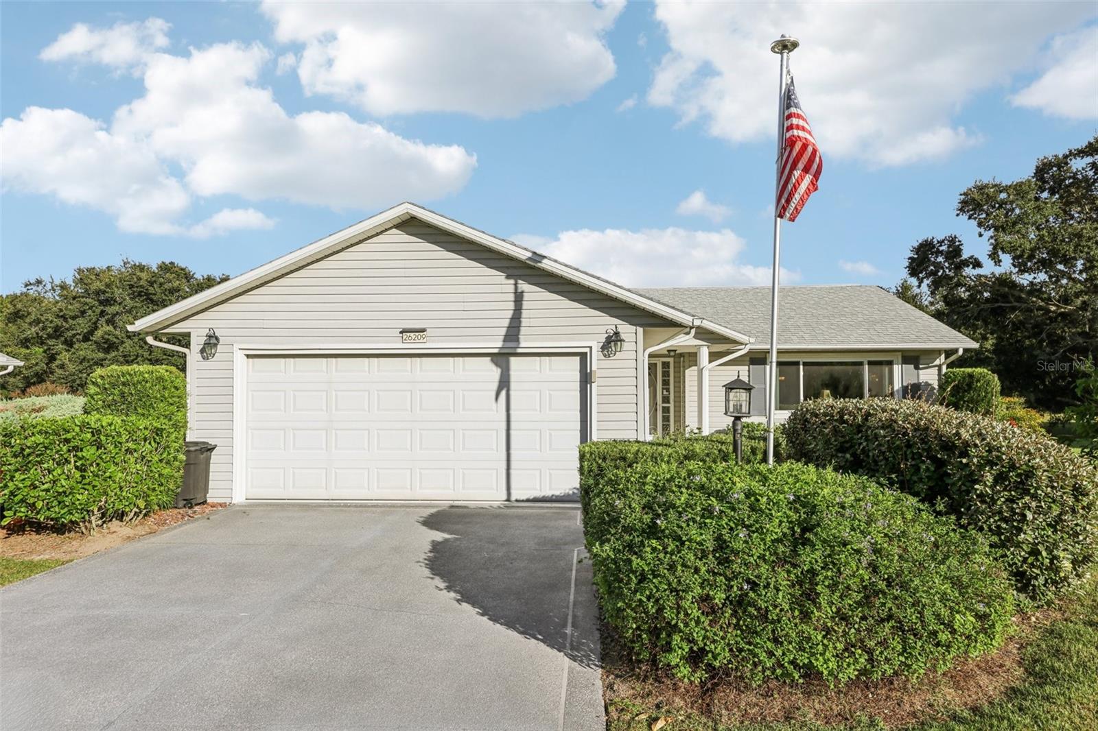 26209 Newcombe Cir Property Photo 2