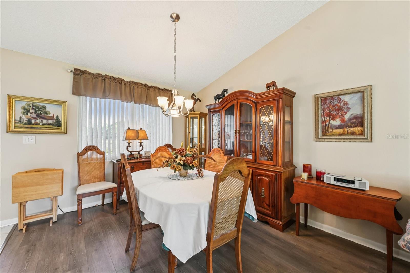 26209 Newcombe Cir Property Photo 6