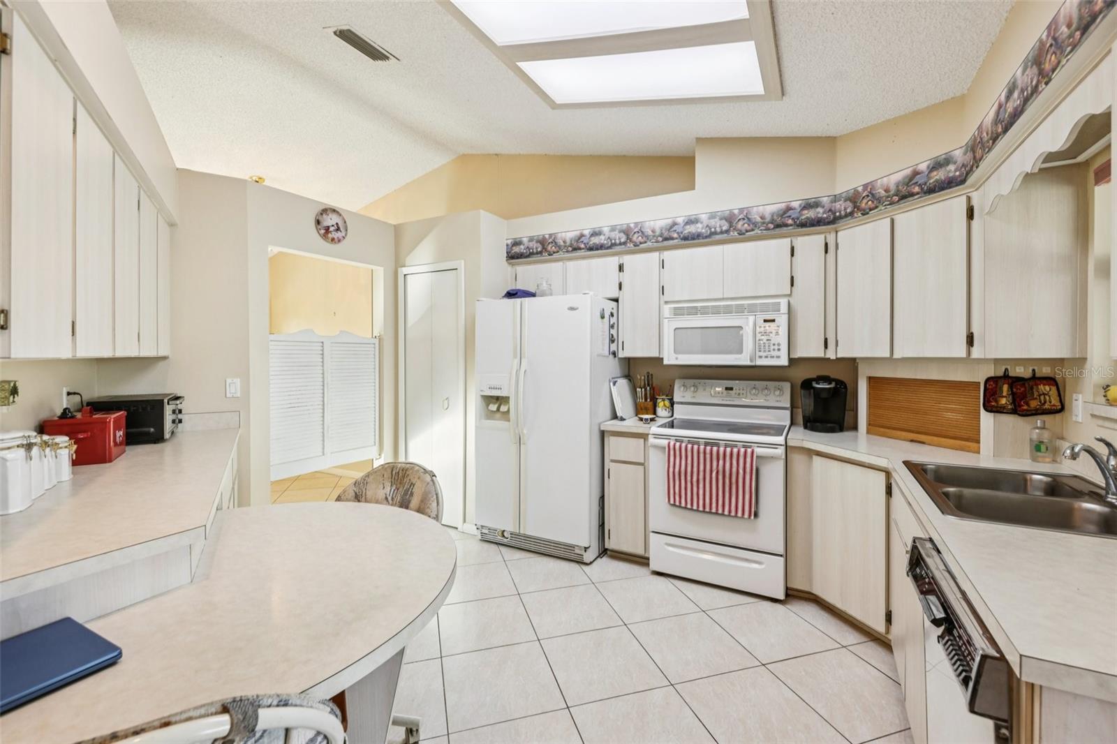 26209 Newcombe Cir Property Photo 9