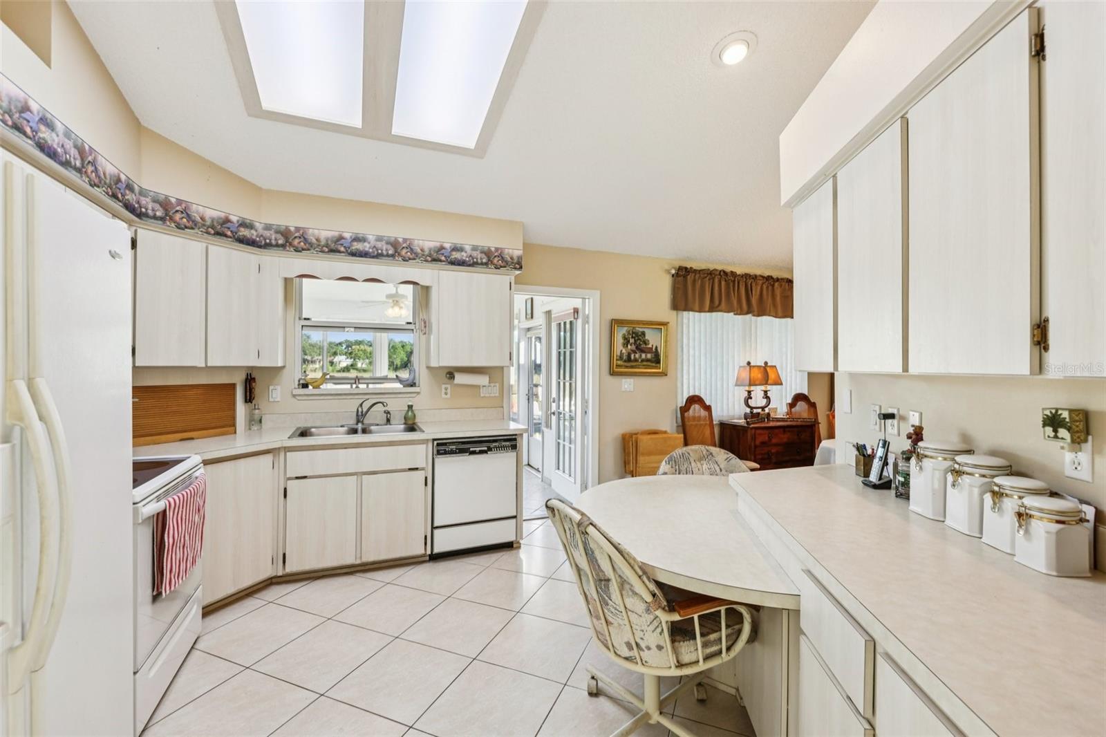 26209 Newcombe Cir Property Photo 10