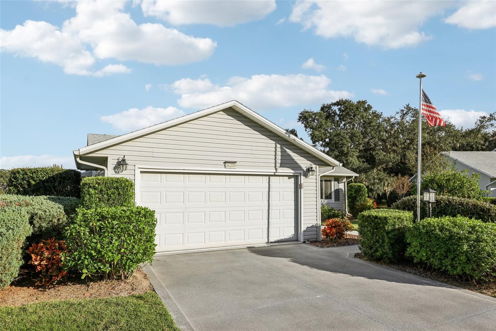 26209 Newcombe Cir Property Photo 26