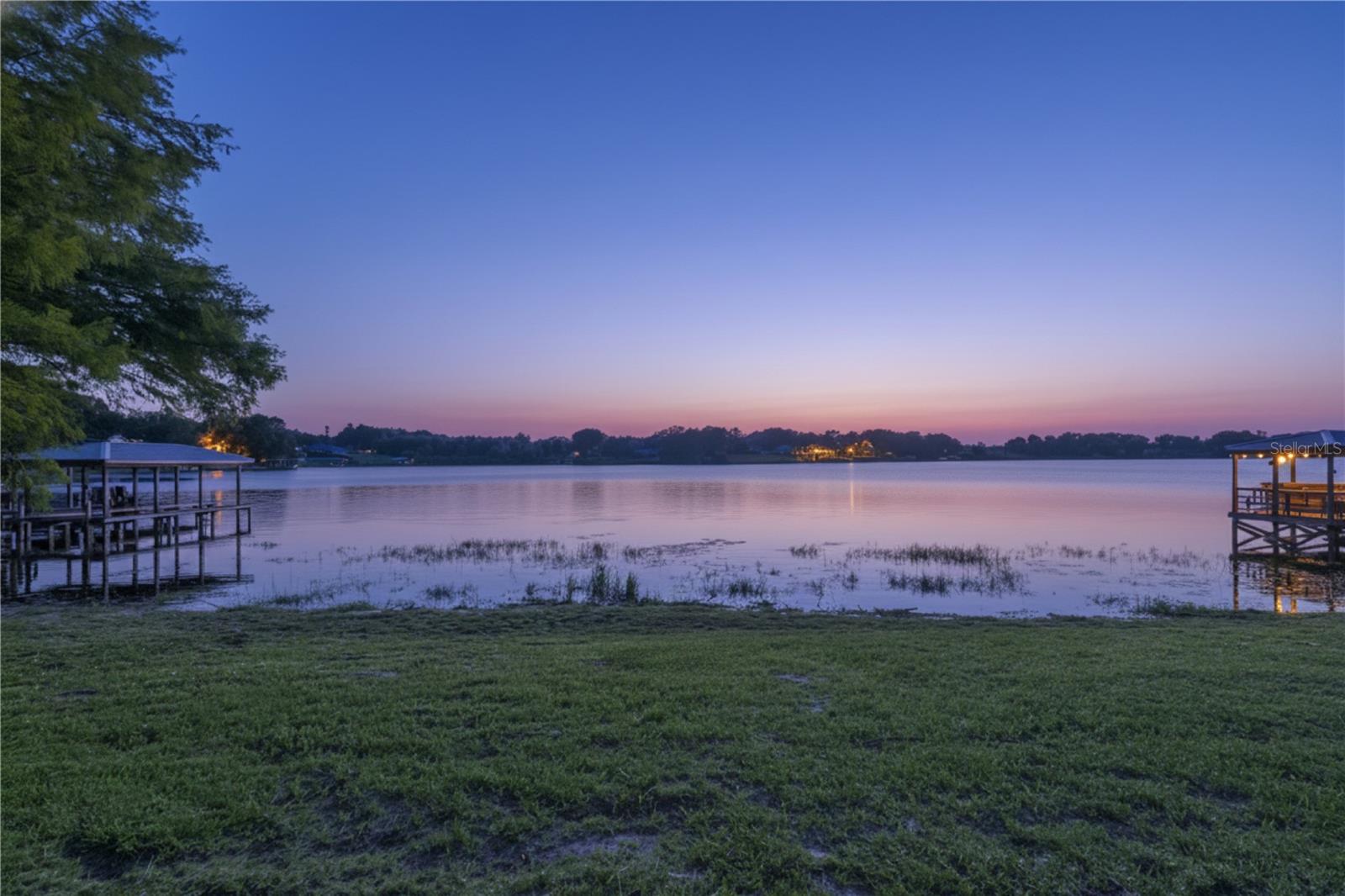 E CROOKED LAKE DR