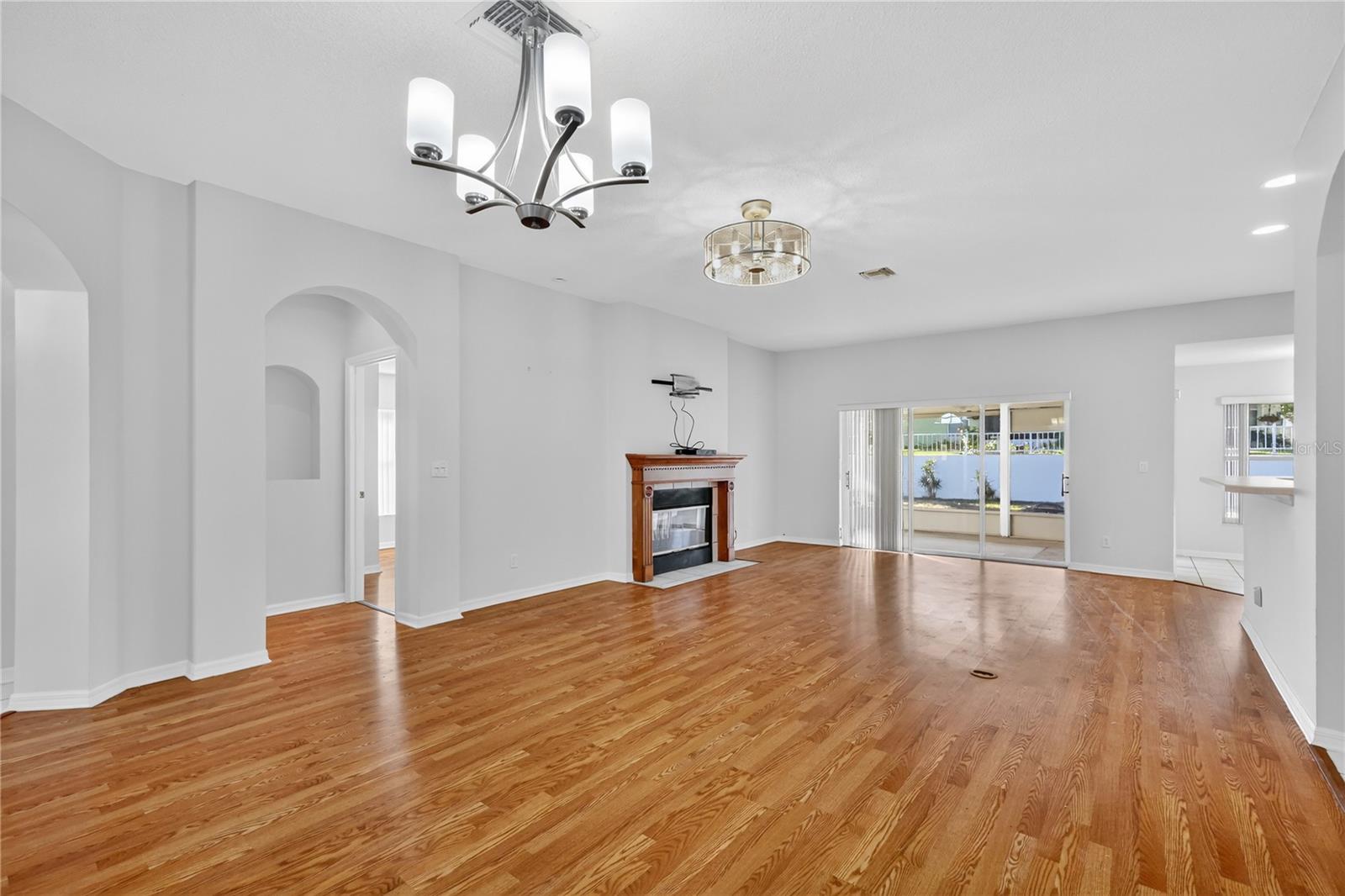 5133 Links Ln Property Photo 6