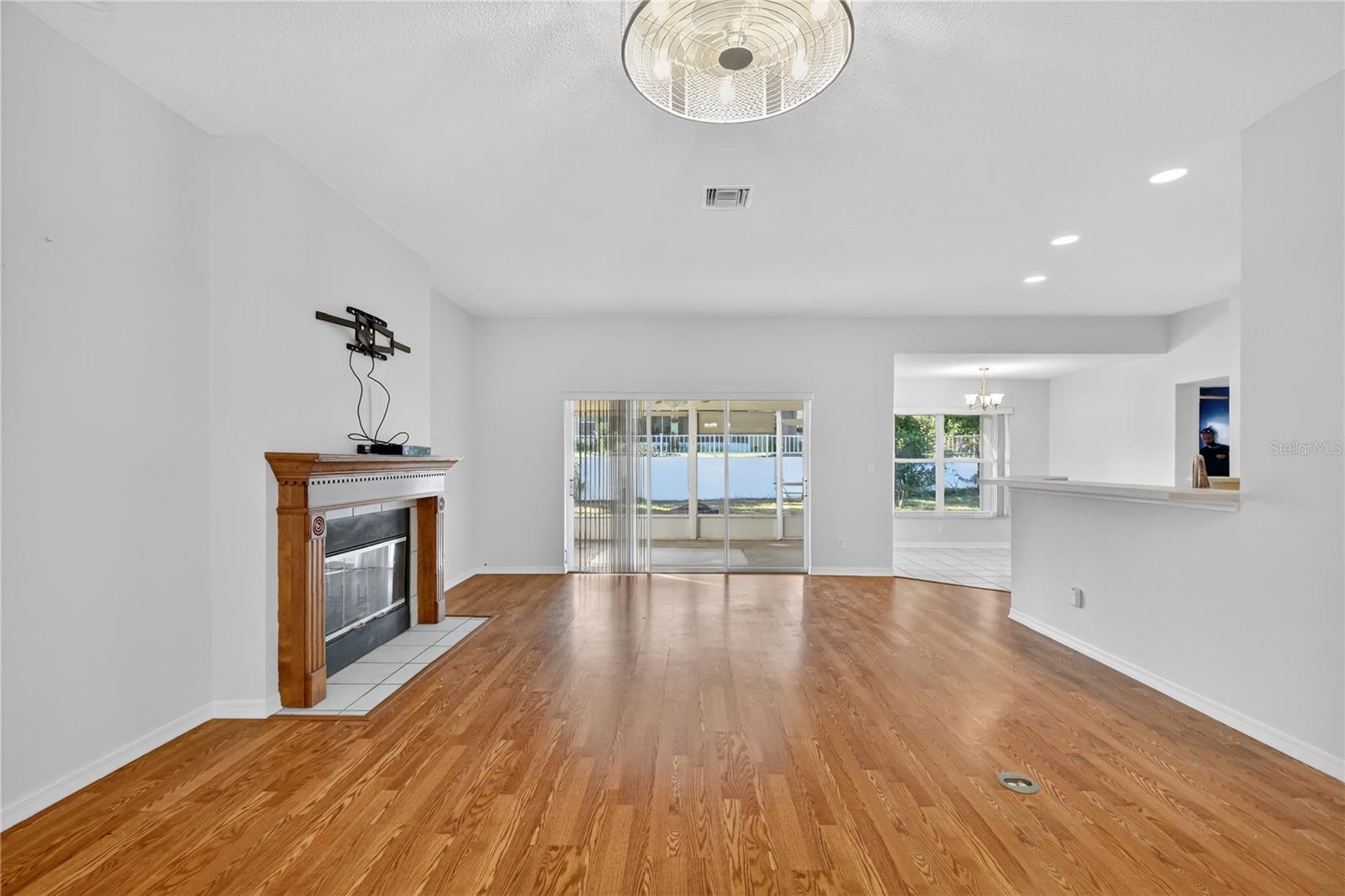 5133 Links Ln Property Photo 8