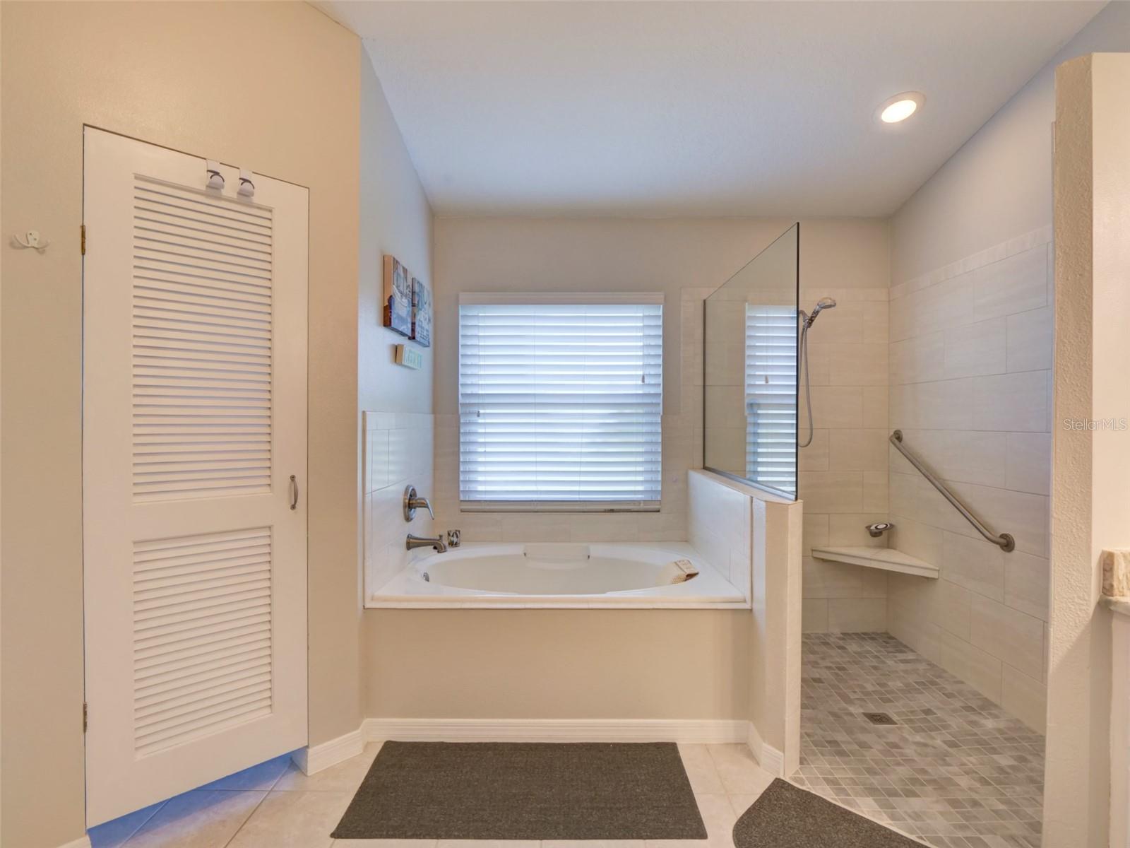 4704 River Ridge Dr Property Photo 13
