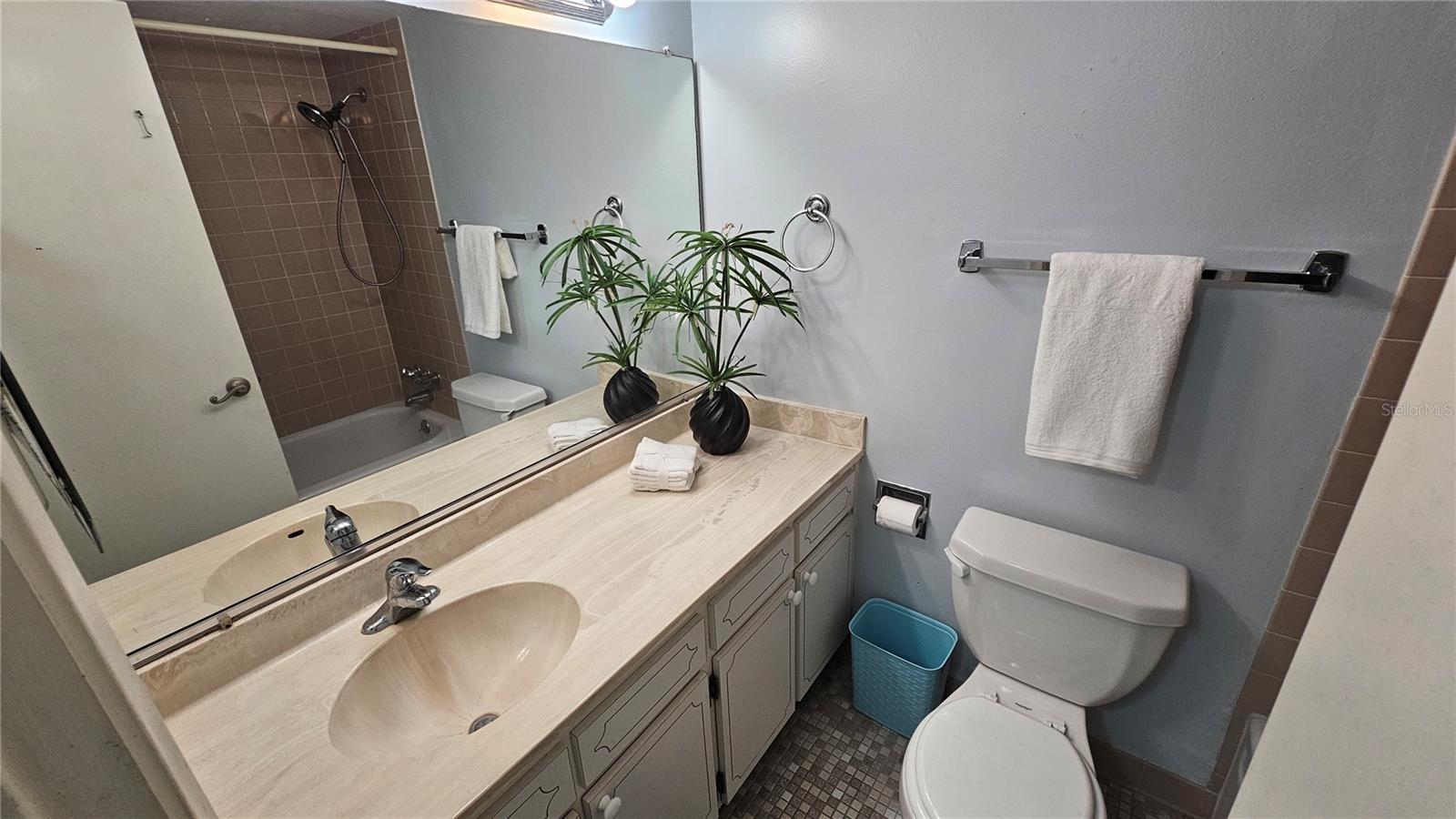 2900 N Atlantic Ave #305 Property Photo 19