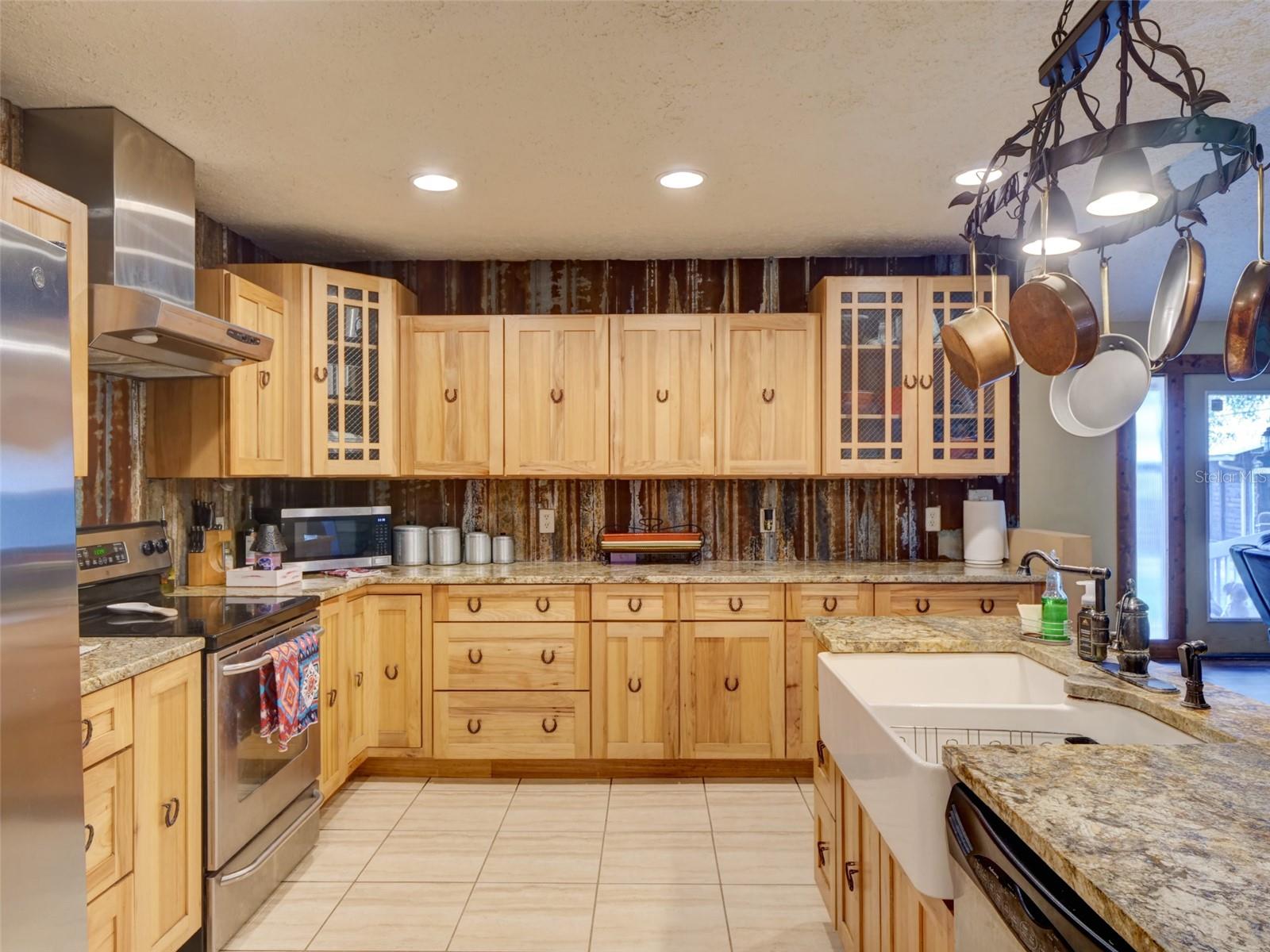 1765 E Cr 462 Property Photo 6