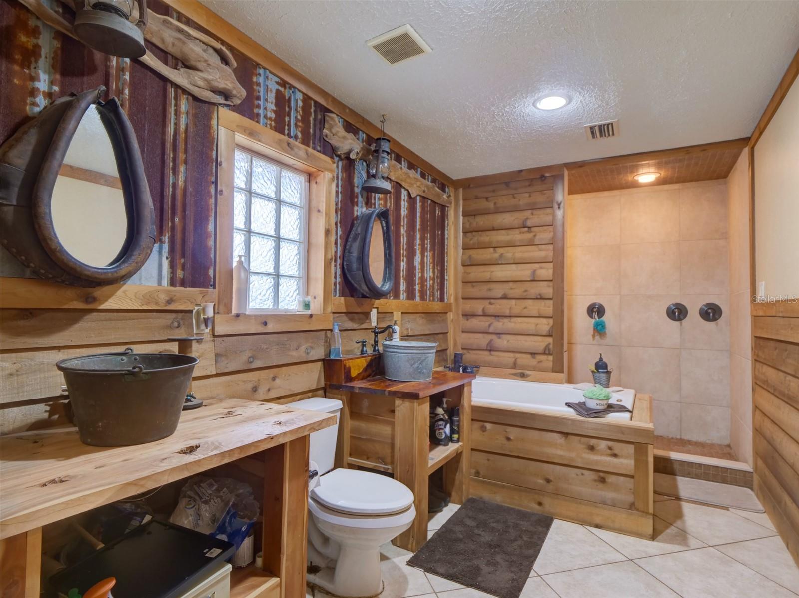 1765 E Cr 462 Property Photo 11