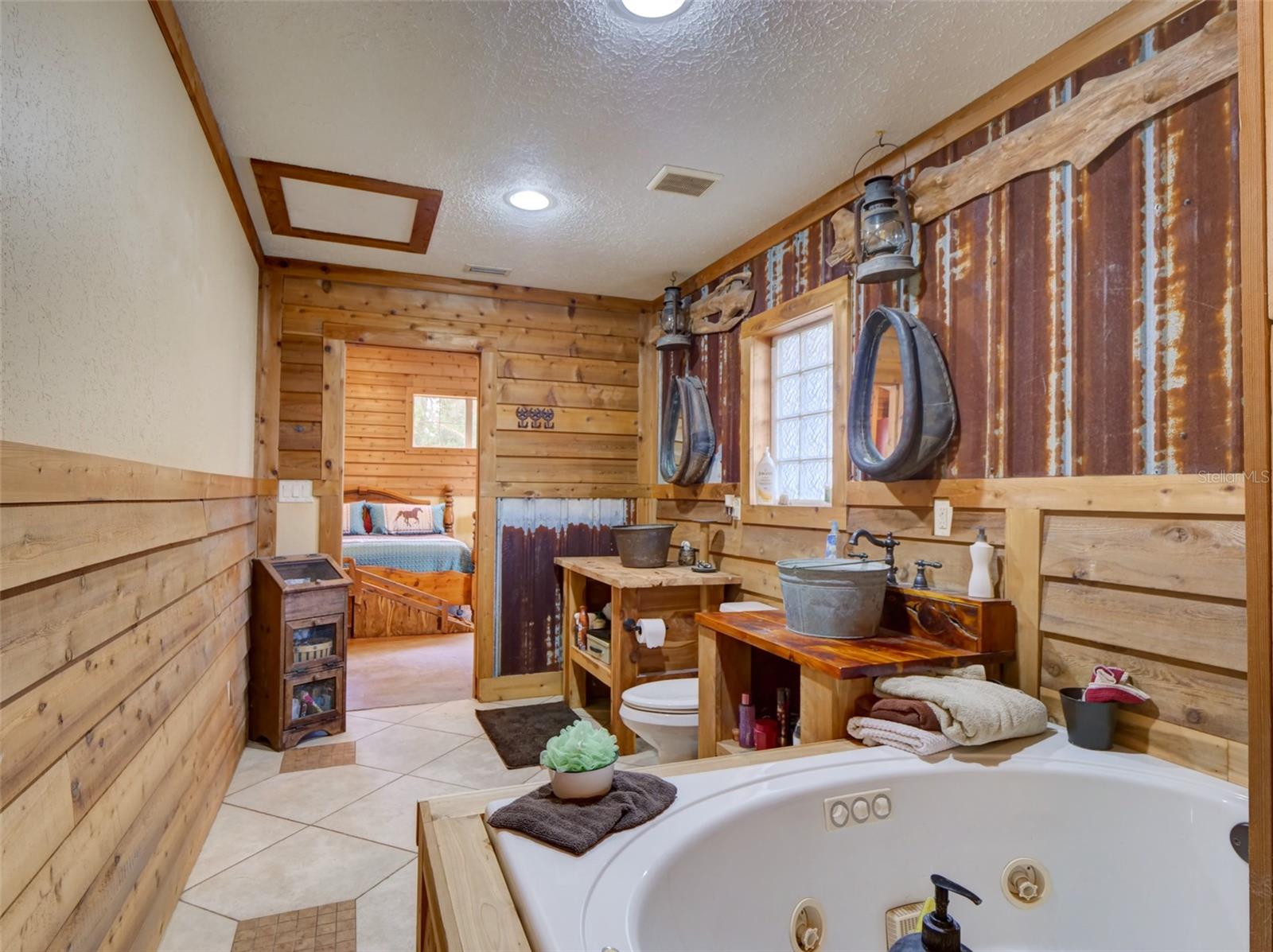 1765 E Cr 462 Property Photo 12