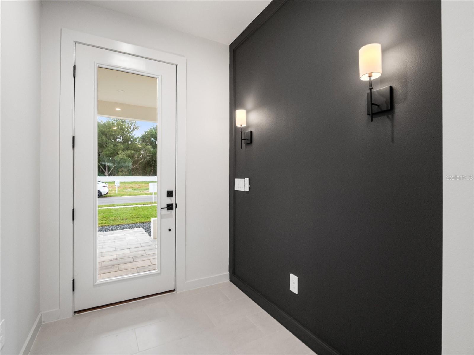 423 Skyfield Ct Property Photo 6
