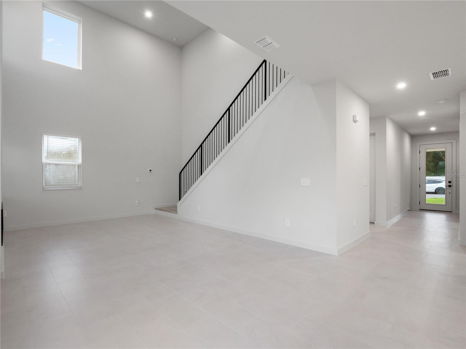 423 Skyfield Ct Property Photo 8