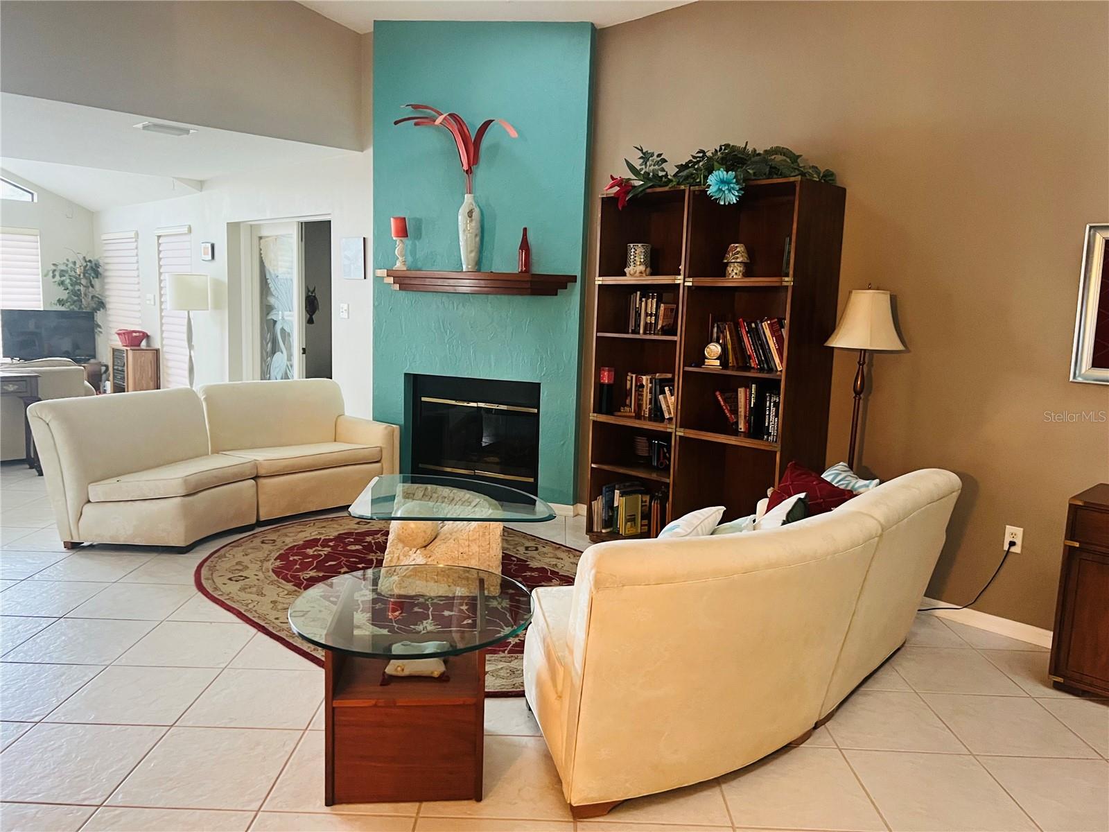 832 Palm Harbor Ct Property Photo 6