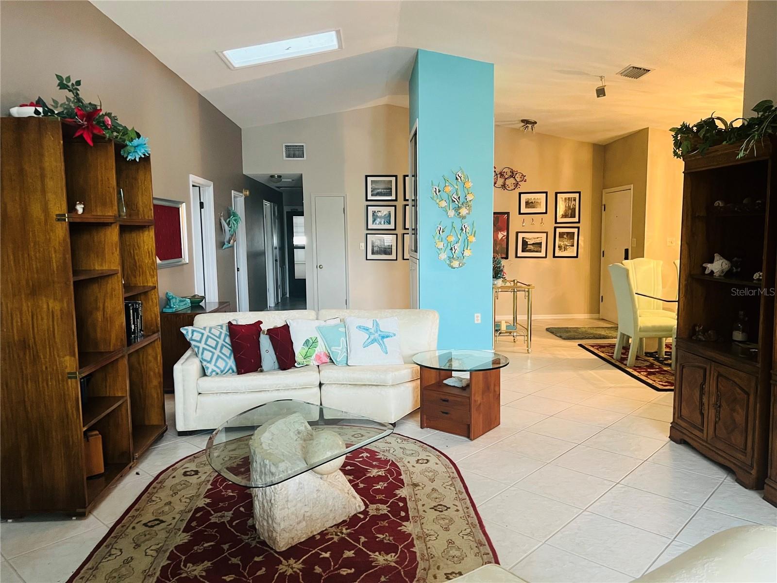 832 Palm Harbor Ct Property Photo 8