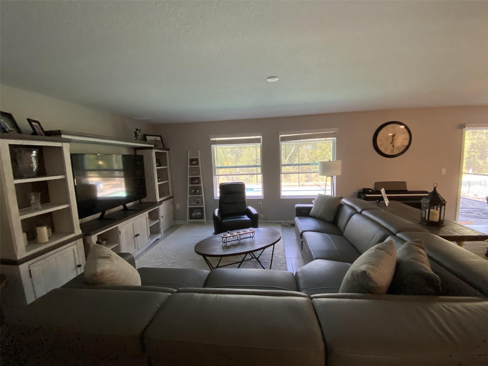 5686 Alenlon Way Property Photo 12