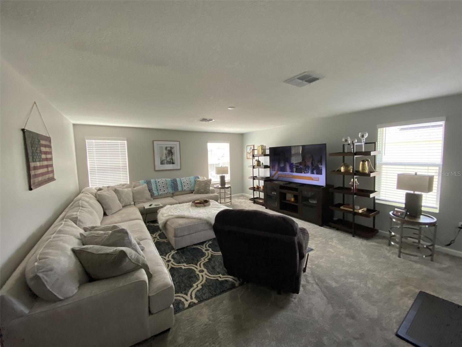 5686 Alenlon Way Property Photo 27