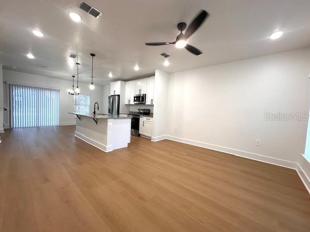 250 E Collins St Property Photo 3