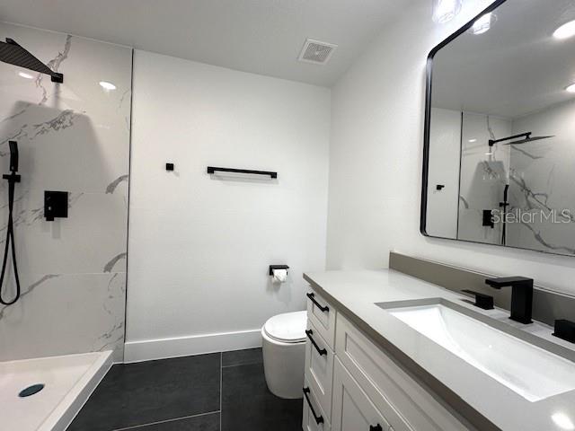 250 E Collins St Property Photo 12