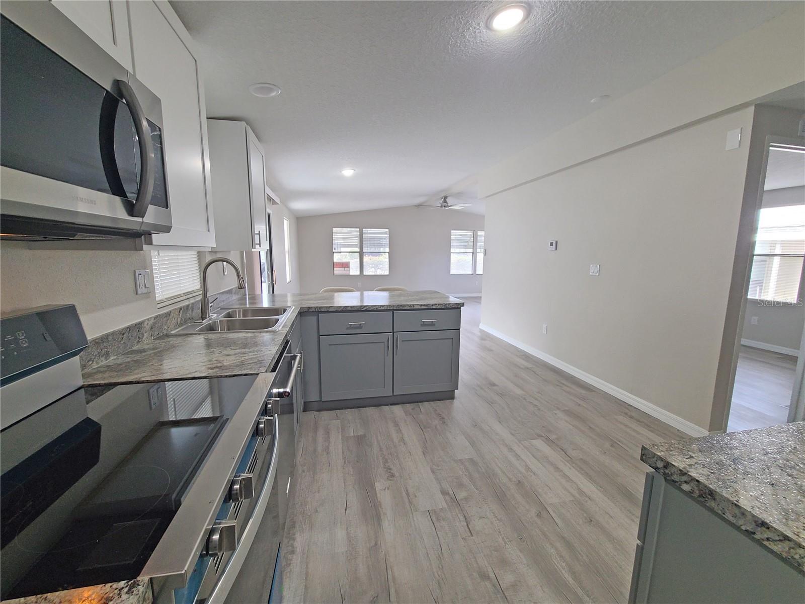 710 Coachman Dr Property Photo 4