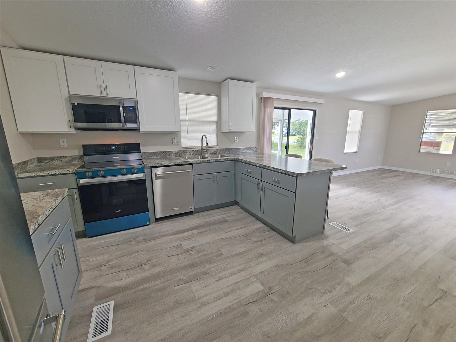 710 Coachman Dr Property Photo 6