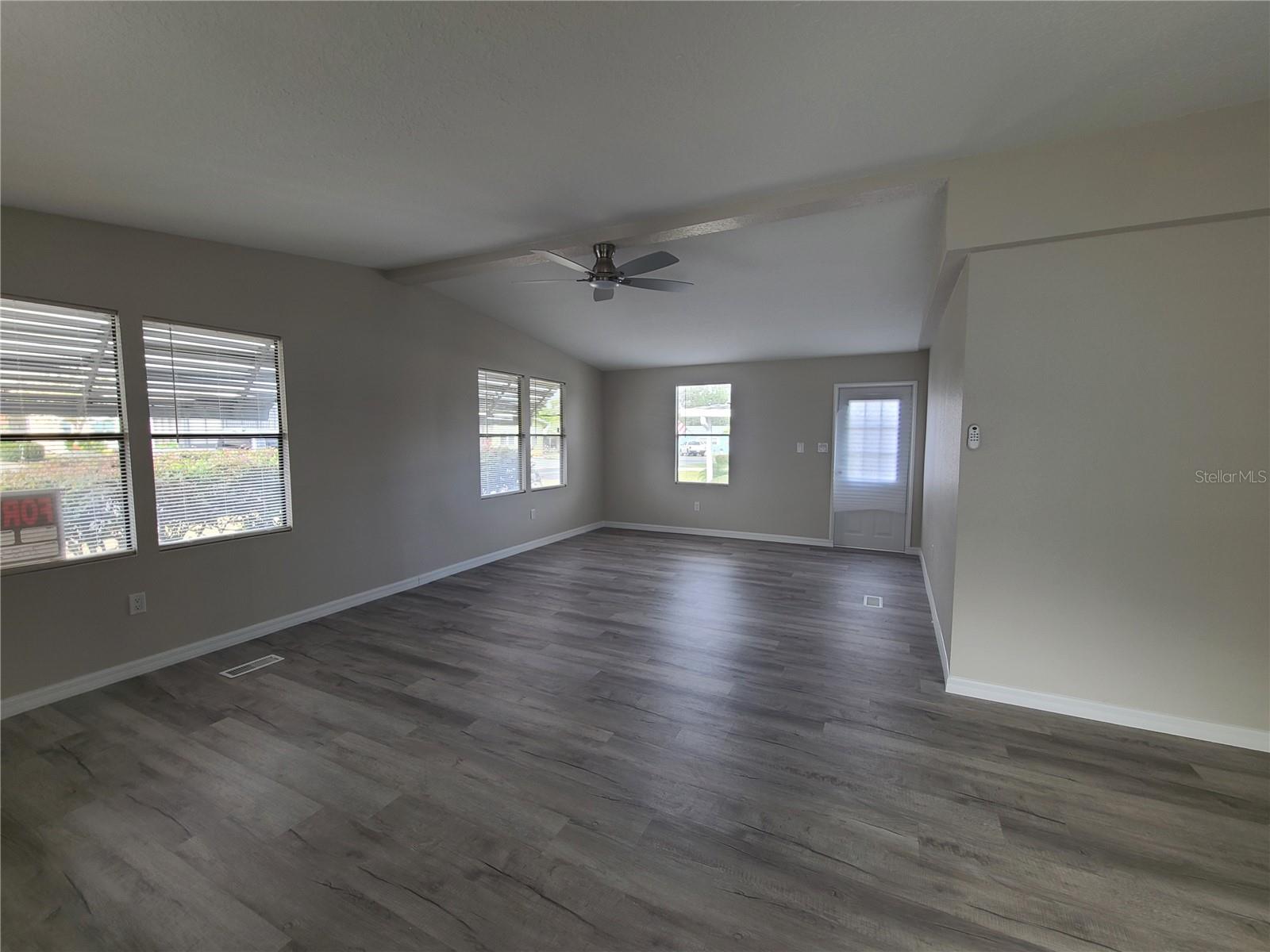 710 Coachman Dr Property Photo 8
