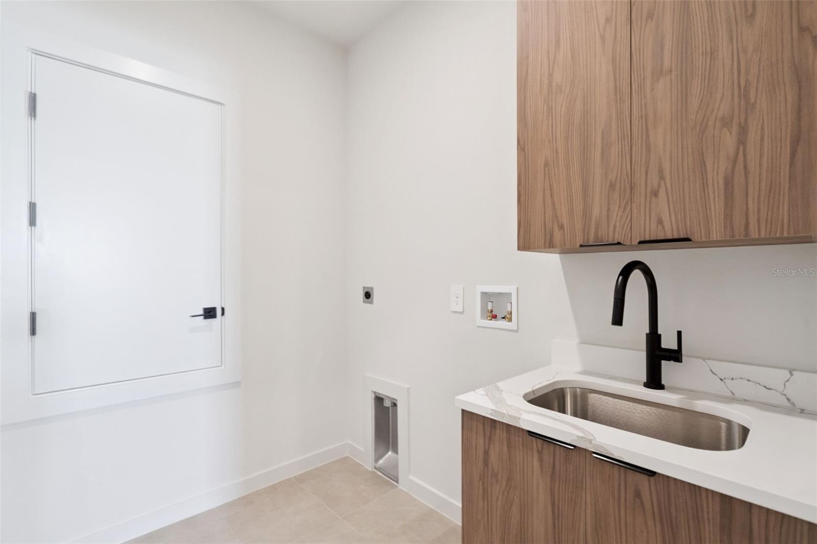 455 Skyfield Ct Property Photo 22