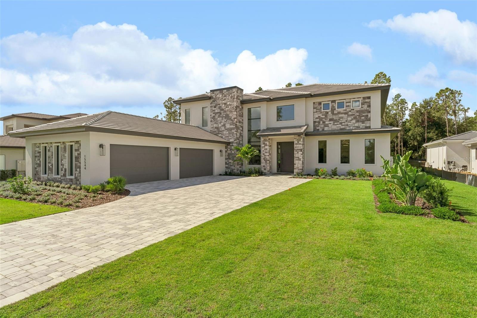 15544 Pendio Dr Property Photo 1