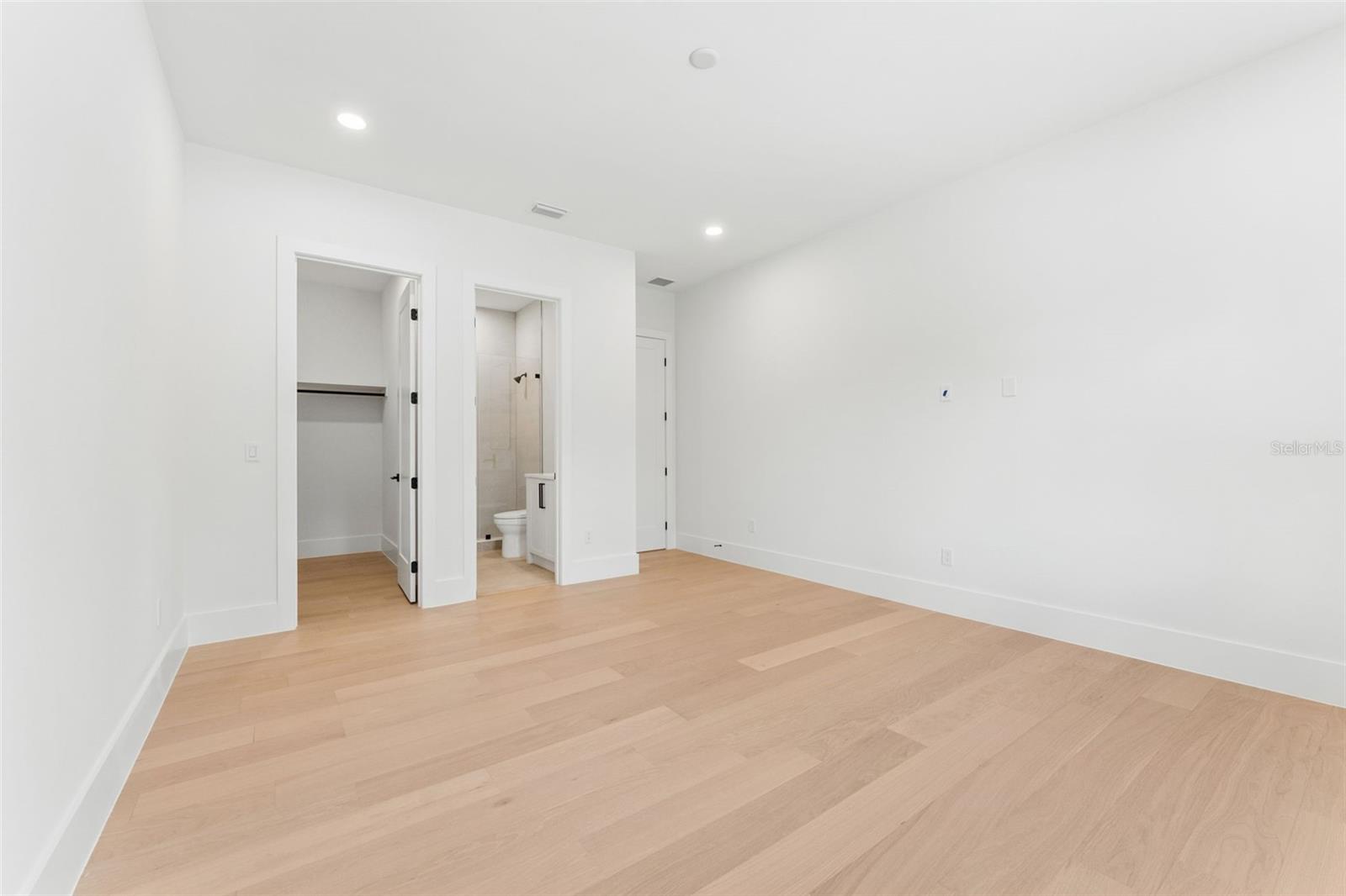 15544 Pendio Dr Property Photo 27