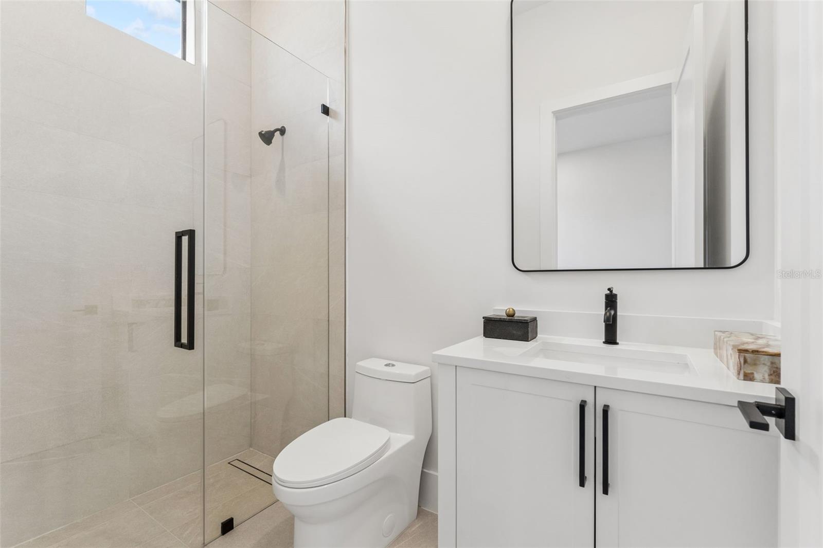 15544 Pendio Dr Property Photo 43