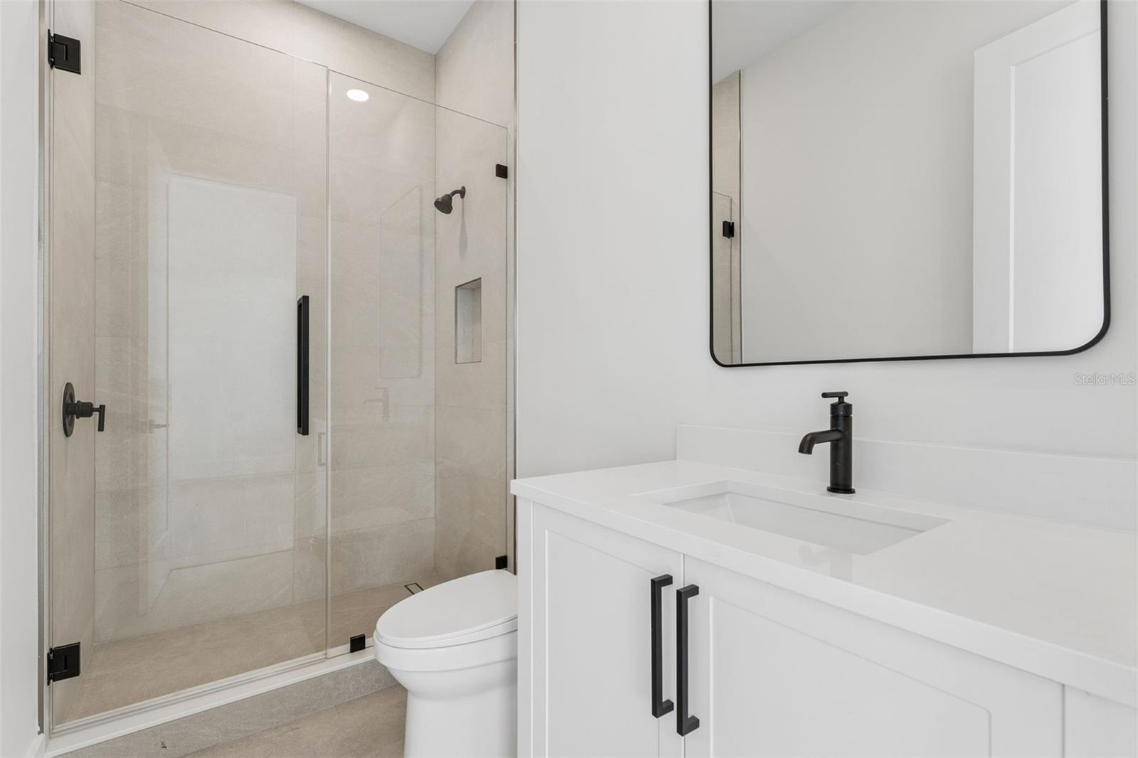 15544 Pendio Dr Property Photo 45