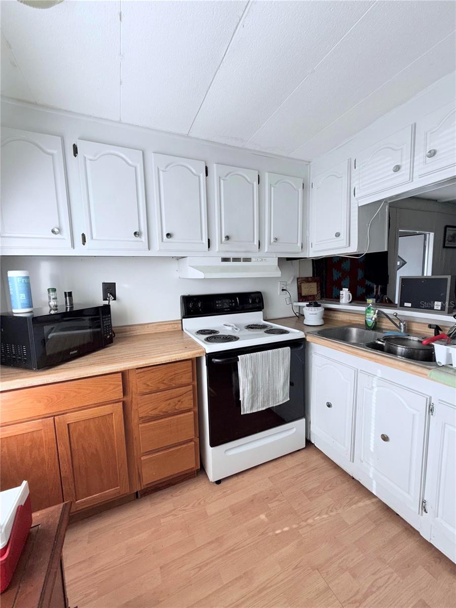 1370 County Dr Property Photo 3