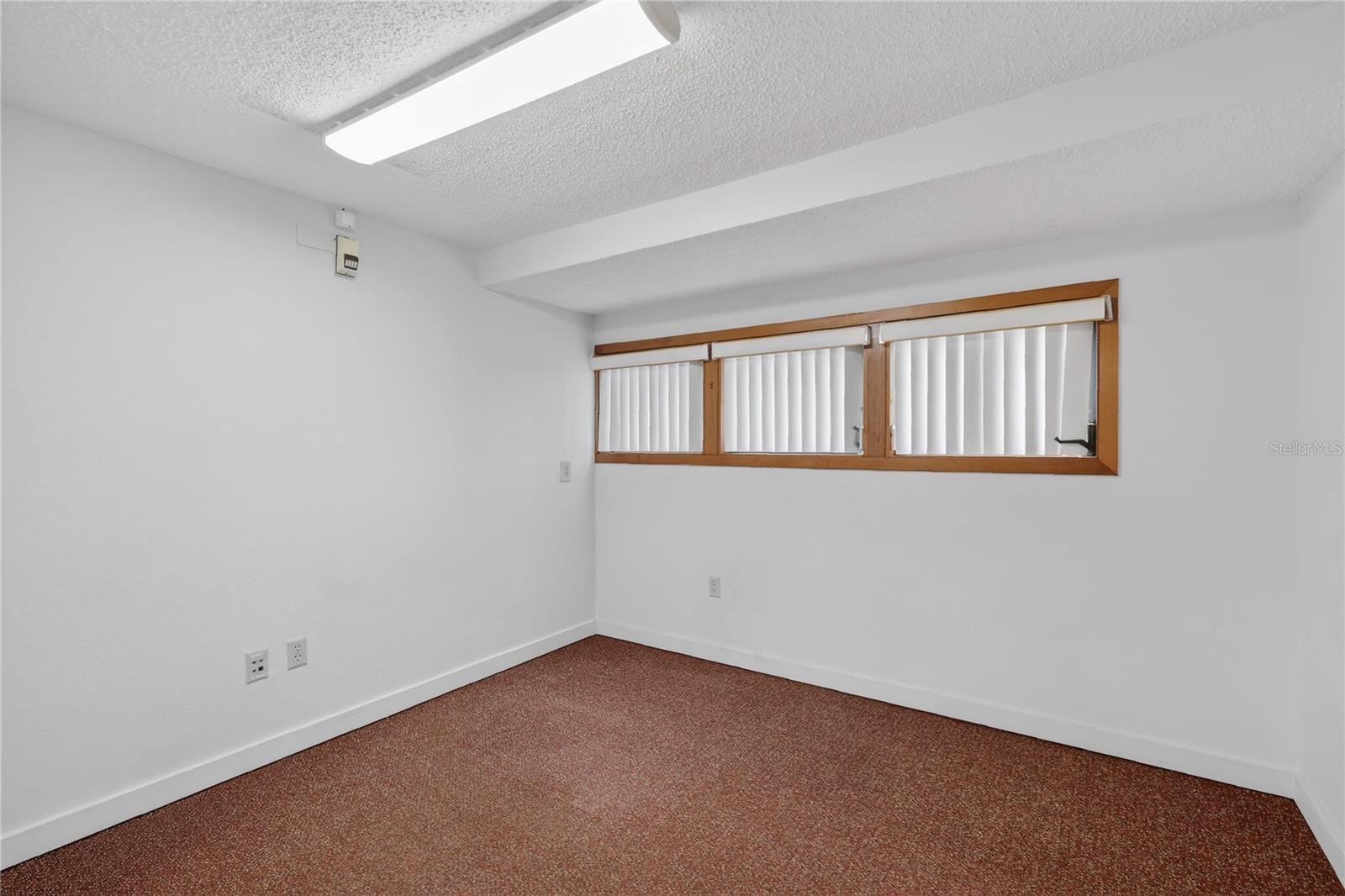 708 Lee St Property Photo 13