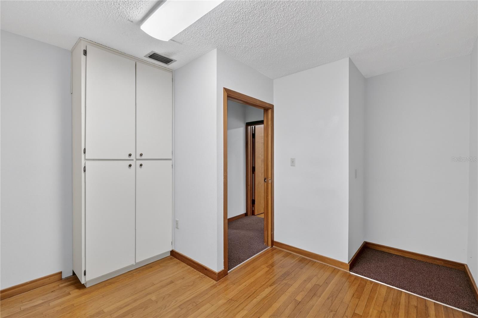 708 Lee St Property Photo 18