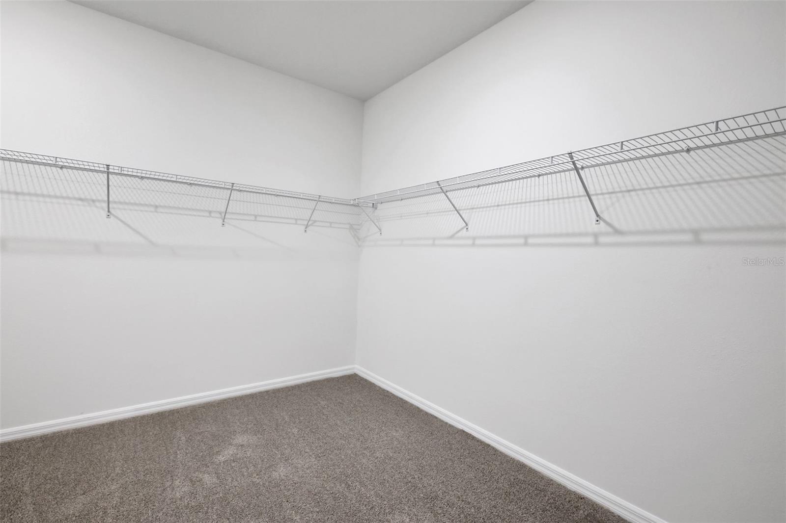 17429 Valleywood Pkwy Property Photo 9